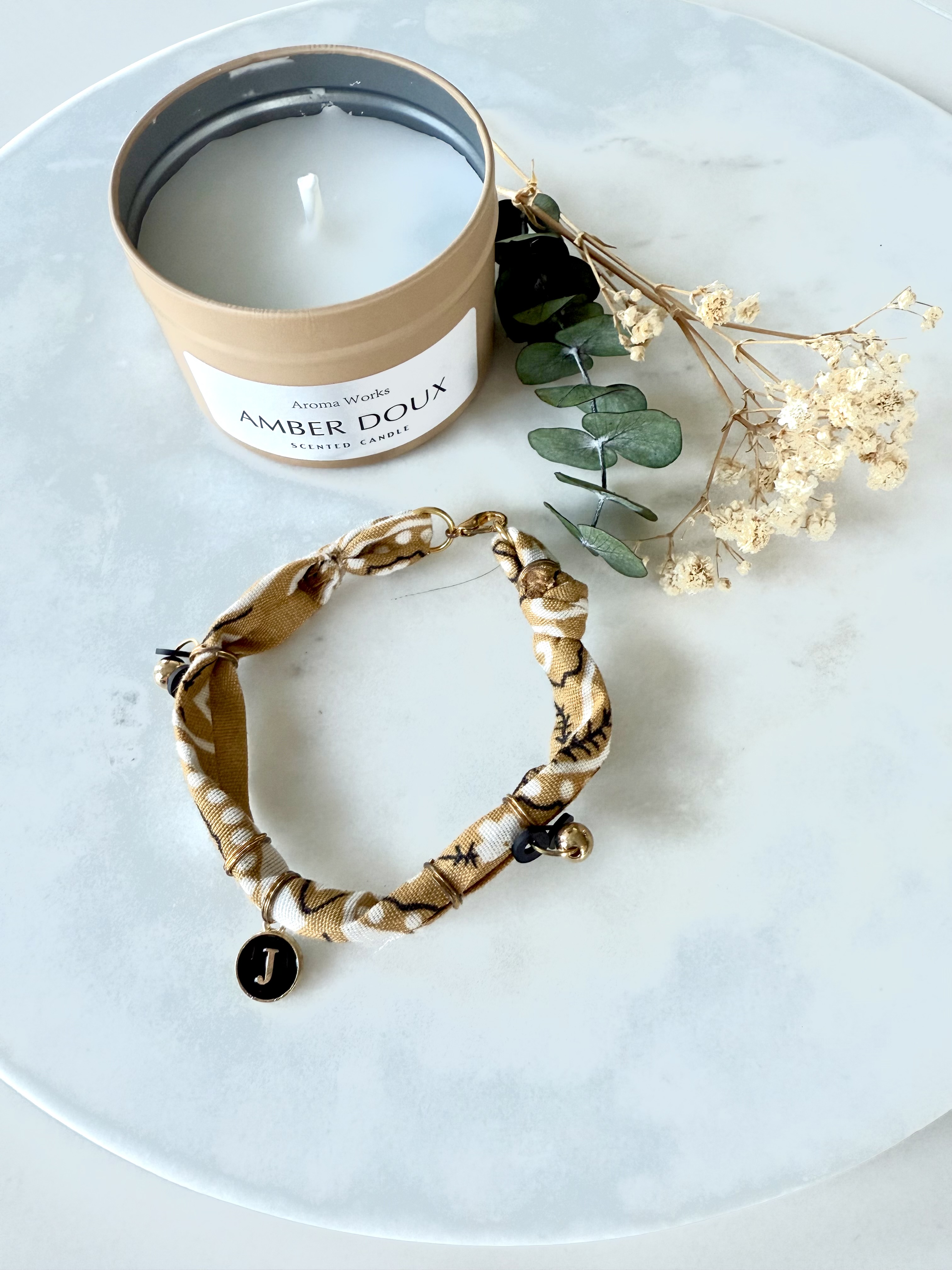 Golden Whisper – Bransoletka z literą J